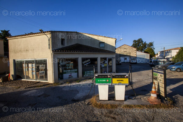 Pompa di benzina a Mas Thibert